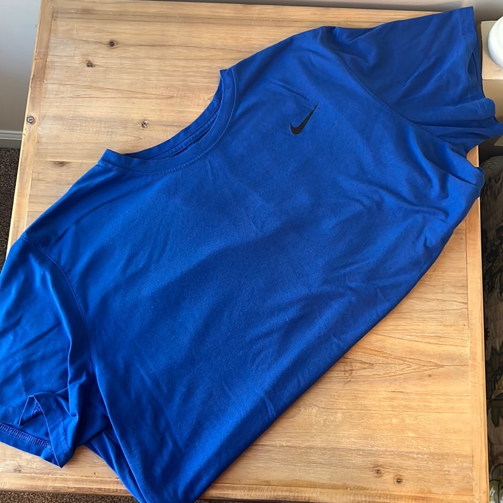 NWOT Men’s Nike Dri Fit Shirt